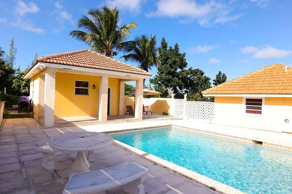 Holiday home Tangerine Sunsets Tuscany Poolhouse Nassau