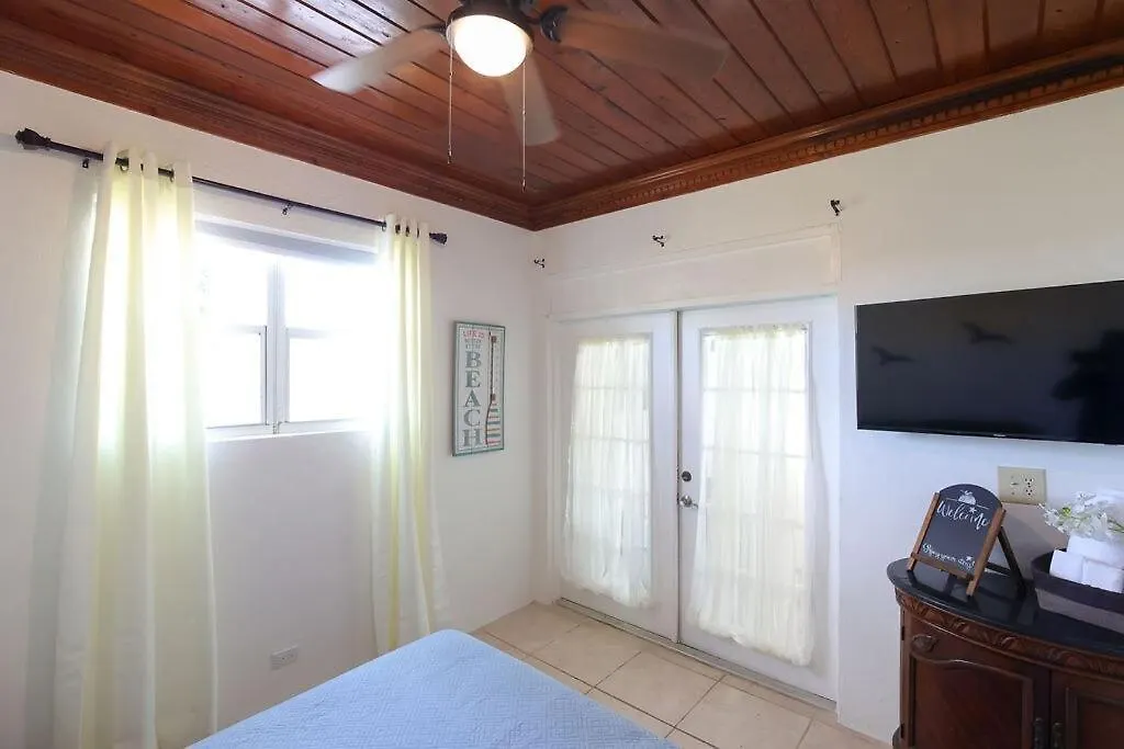 Holiday home Tangerine Sunsets Tuscany Poolhouse Nassau Bahamas